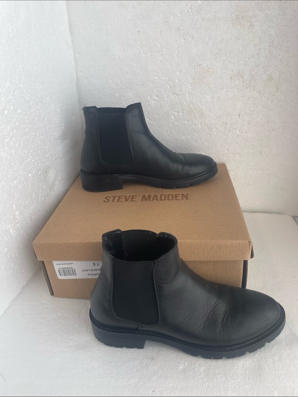 Steve Madden Leopold Black Leather Booties boots low heel women’s size 7 1/2 - Picture 1 of 13